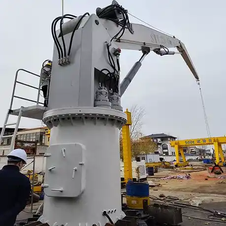 Deck-Mounted Articulated Crane